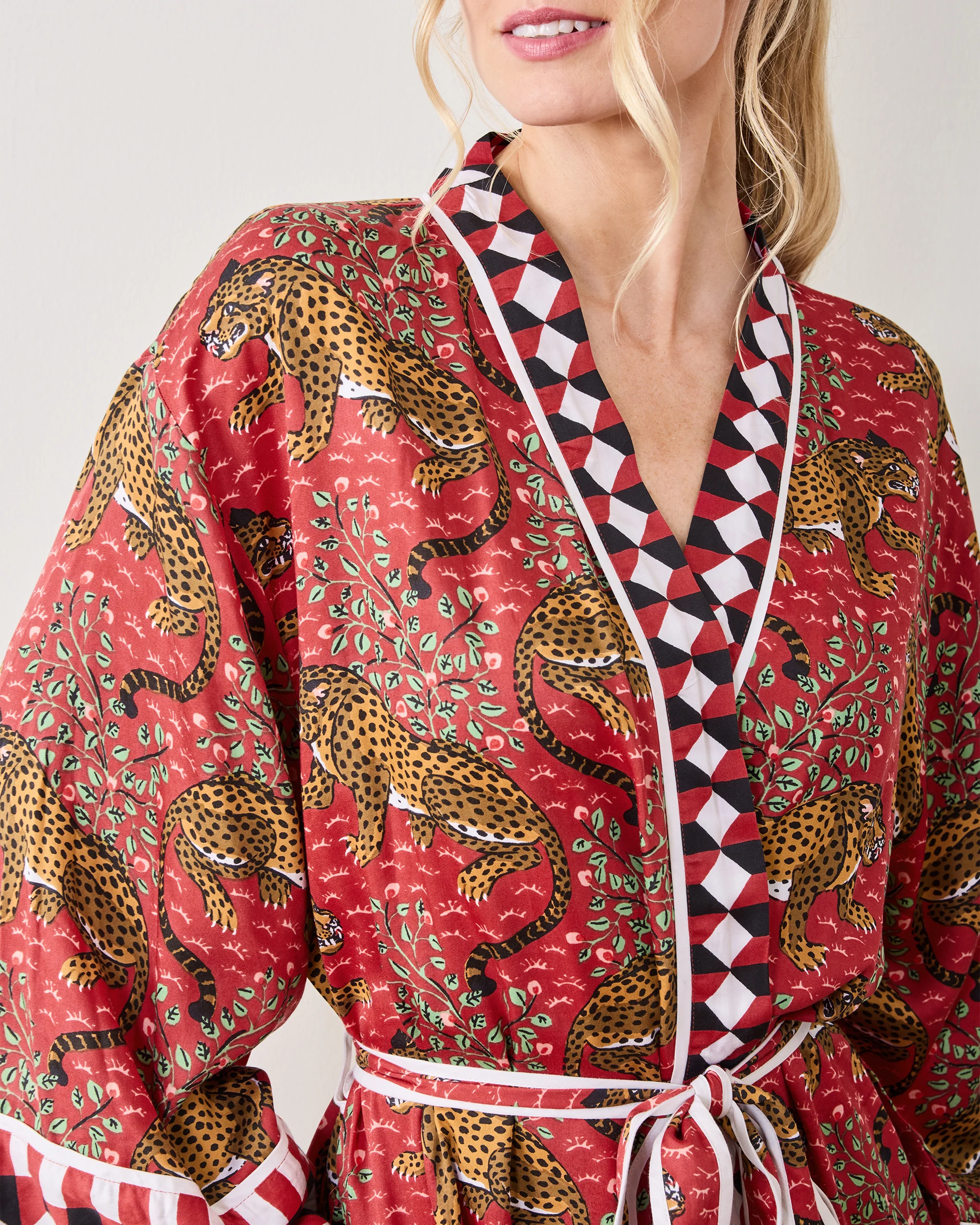 Bagheera - Eco Satin Robe - Scarlet - Image 4